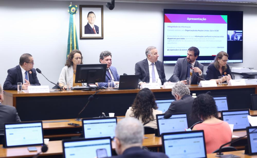 FENAJ alerta para ameaça aos direitos autorais e ao emprego no jornalismo